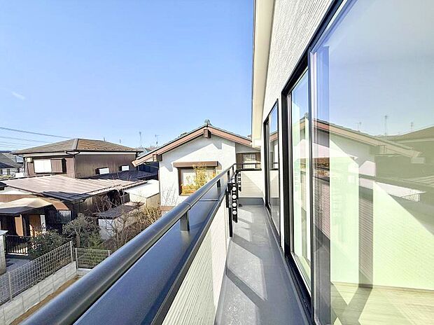 ■ 季節の移ろいを感じられる開放的な空間です