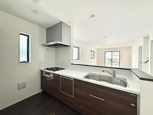 ■家族の絆を深める、温もりのあるキッチン