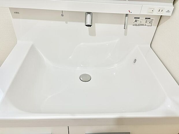 ■手洗いや顔を洗う時も快適に使える便利なシャワー