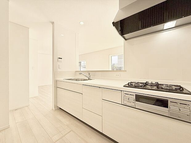 ■シンプルで機能的、毎日使いやすいキッチン