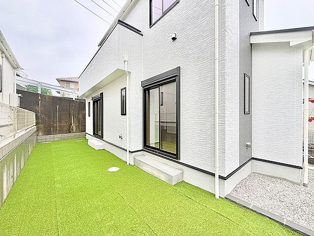 B号棟  ■暮らしに潤いを与える、緑が取り入れられた住まいです