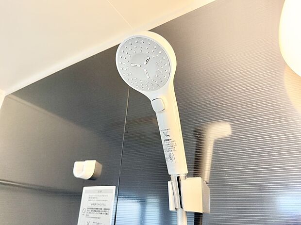 ■手元で簡単に止水できるため、水の無駄遣いを減らすことができます。