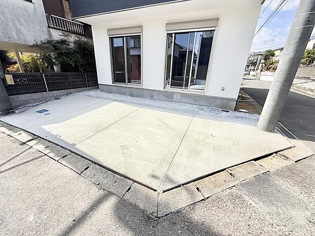 ■角地なので駐車しやすいですね