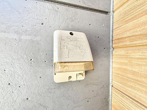 ■屋外に電源コンセントがあれば、高圧洗浄機で窓や外壁を掃除するなど便利です。