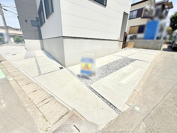 B棟 ■快適な駐車スペースで安心