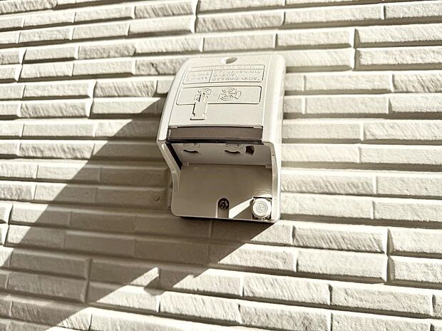 ■屋外に電源コンセントがあれば、高圧洗浄機で窓や外壁を掃除するなど便利です。