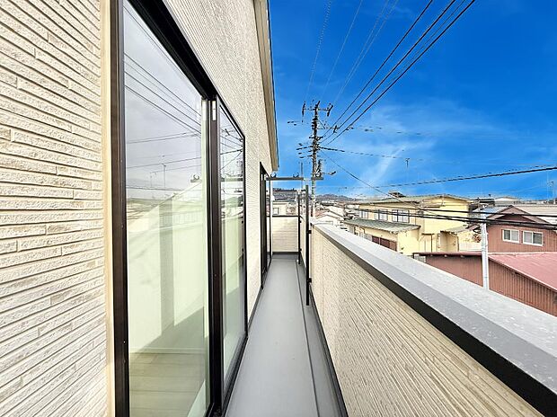 ■ 季節の移ろいを感じられる開放的な空間です