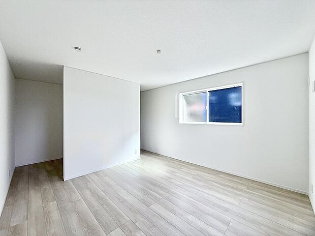 4号棟 ■窓の配置や通気性の良い設計で部屋の空気がこもらず、常に新鮮な空気が流れます