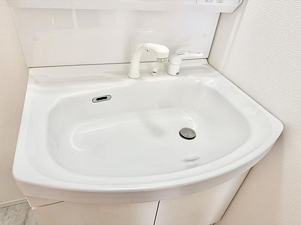 ■手洗いや顔を洗う時も快適に使える便利なシャワー