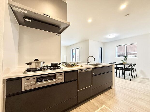 ■家族の絆を深める、温もりのあるキッチン