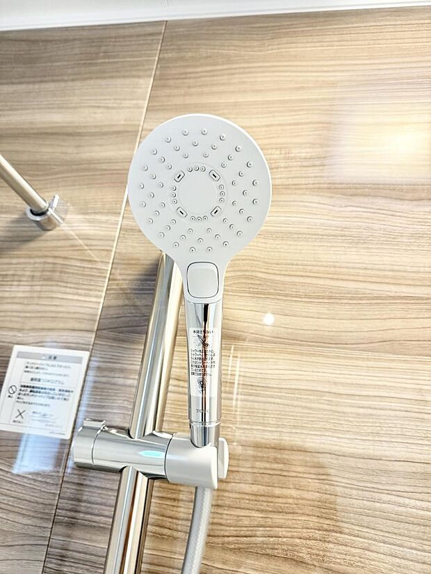■手元で簡単に止水できるため、水の無駄遣いを減らすことができます。