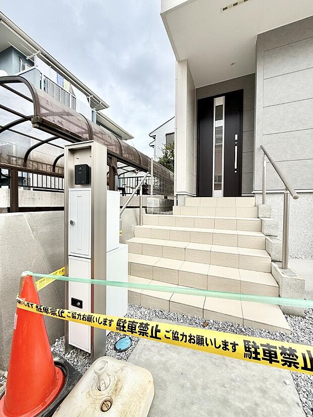 1号棟 ■ シンプルで美しく、住まいの第一印象を彩る玄関です