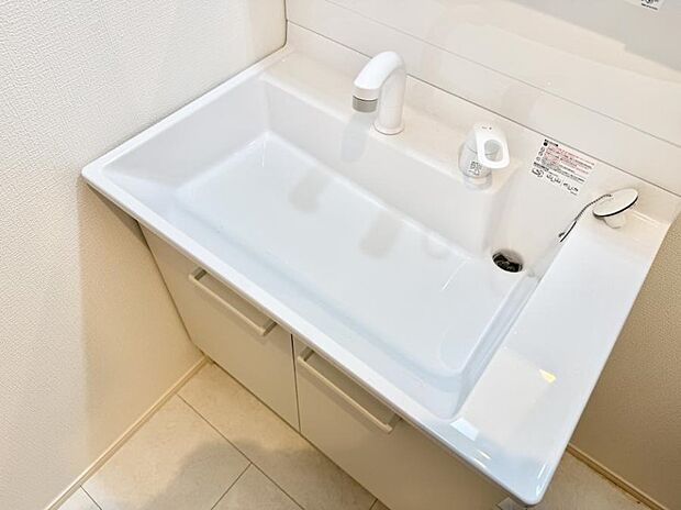 ■手洗いや顔を洗う時も快適に使える便利なシャワー