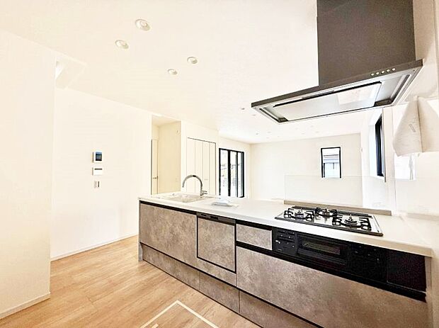 ■シンプルで機能的、毎日使いやすいキッチン