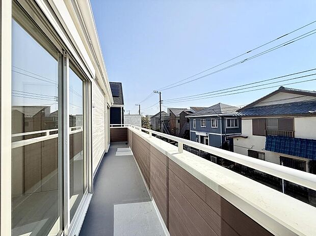 ■ 季節の移ろいを感じられる開放的な空間です