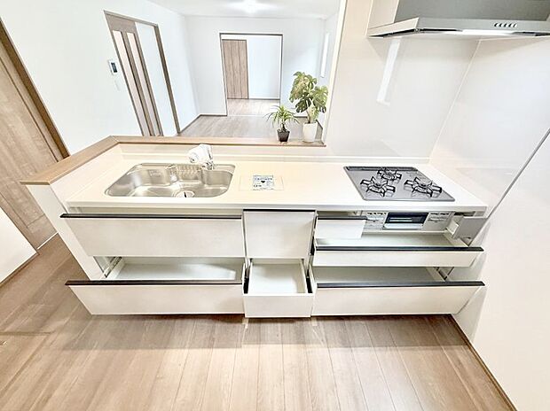 ■シンプルで機能的、毎日使いやすいキッチン