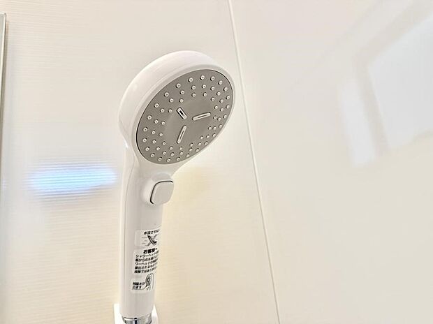 ■わざわざシャワー水栓のレバーまで手を伸ばす必要がなく、簡単に止水できる