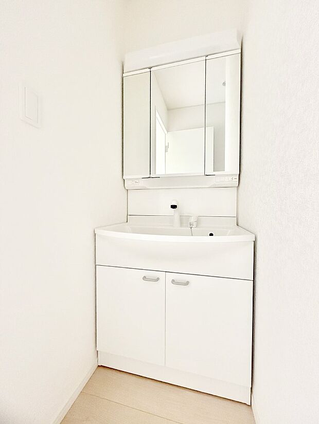 4号棟 ■お洒落で清潔感のある洗面所