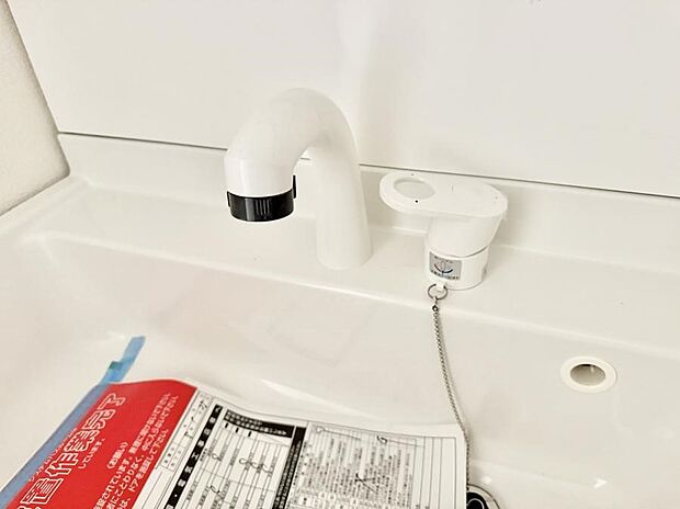 ■細かい部分まで洗いやすく便利なハンドシャワー付き