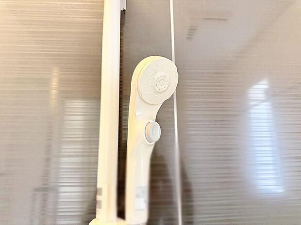 ■手元で簡単に止水できるため、水の無駄遣いを減らすことができます。