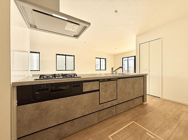 ■家族の絆を深める、温もりのあるキッチン