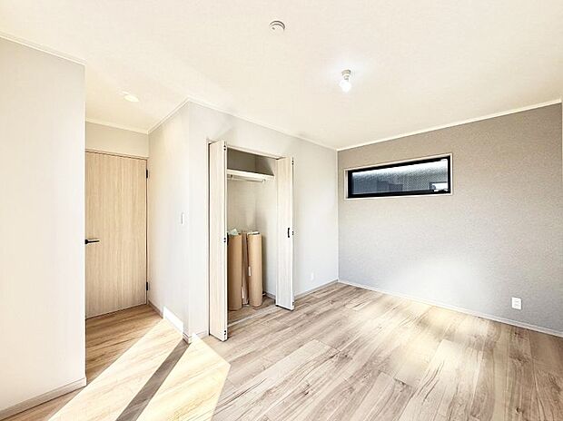 2号棟 ■落ち着いた色合いのお部屋で穏やかな時間を楽しめます