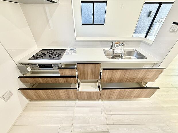 ■家族の絆を深める、温もりのあるキッチン