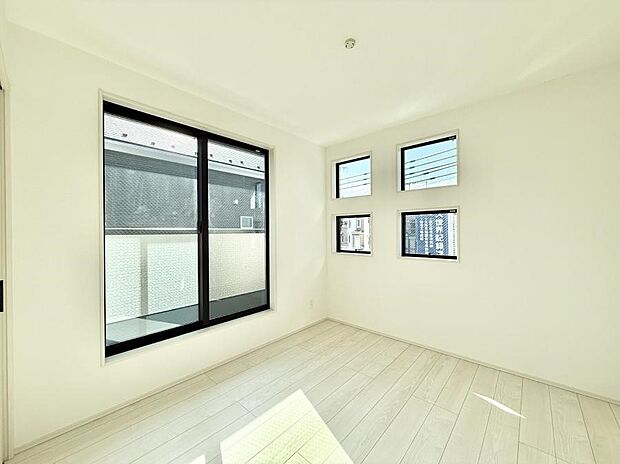 ■窓の配置や通気性の良い設計で部屋の空気がこもらず、常に新鮮な空気が流れます