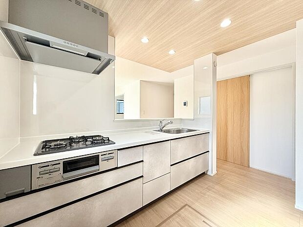 ■美味しい時間が生まれる、笑顔あふれるキッチン