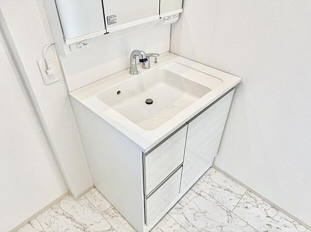 ■手洗いや顔を洗う時も快適に使える便利なシャワー