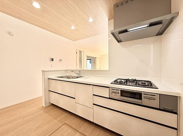 ■シンプルで機能的、毎日使いやすいキッチン