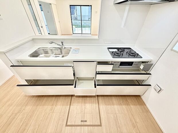 ■家族の絆を深める、温もりのあるキッチン