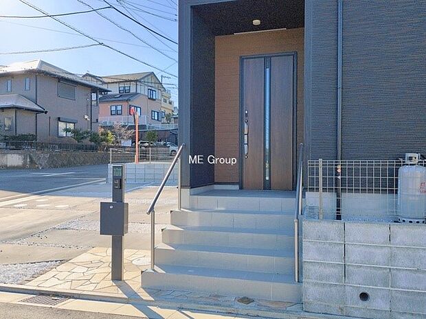 ■ 心地よい暮らしへとつながる、温かい玄関