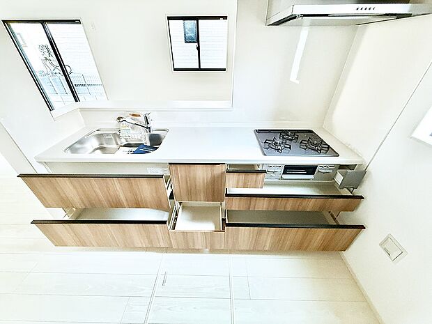 ■シンプルで機能的、毎日使いやすいキッチン