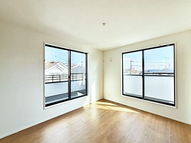 1号棟 ■落ち着いた色合いのお部屋で穏やかな時間を楽しめます