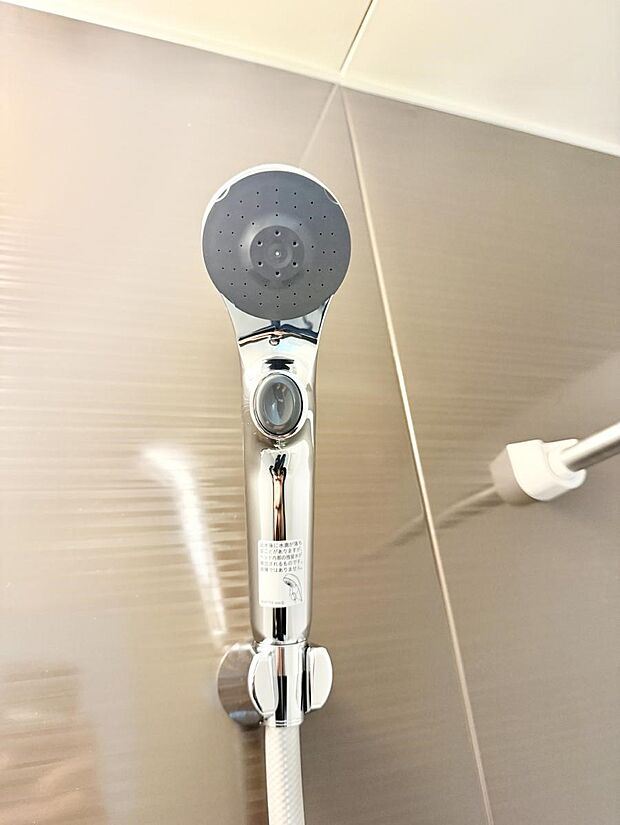 ■手元で簡単に止水できるため、水の無駄遣いを減らすことができます。