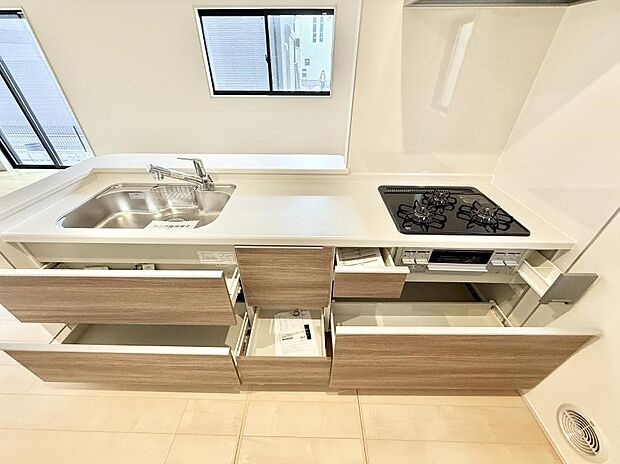 8号棟 ■料理がもっと楽しくなる、快適なキッチン空間
