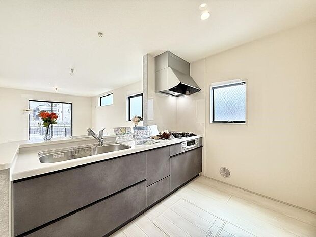 ■シンプルで機能的、毎日使いやすいキッチン