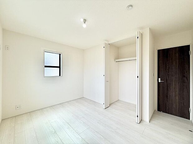 ■落ち着いた色合いのお部屋で穏やかな時間を楽しめます