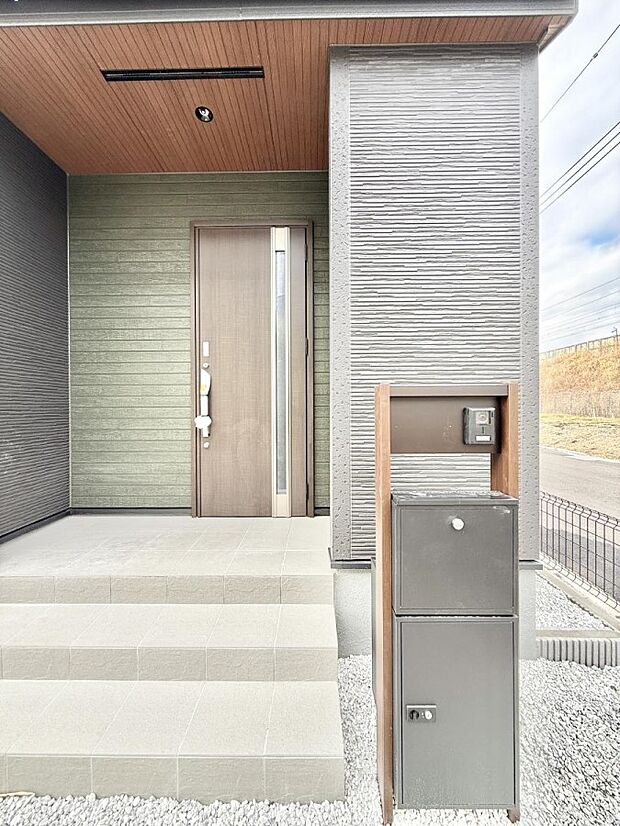 ■ 心地よい暮らしへとつながる、温かい玄関