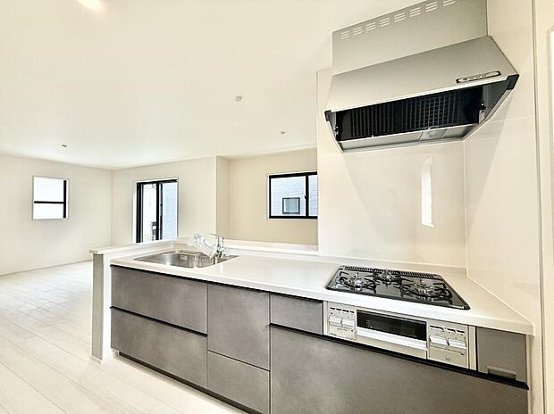 ■シンプルで美しく心地よい時間を生むキッチン空間