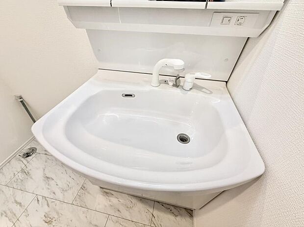 ■手洗いや顔を洗う時も快適に使える便利なシャワー