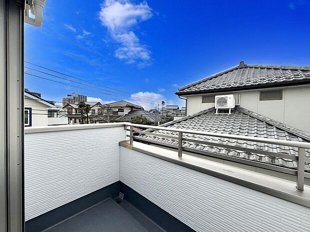 ■ 季節の移ろいを感じられる開放的な空間です