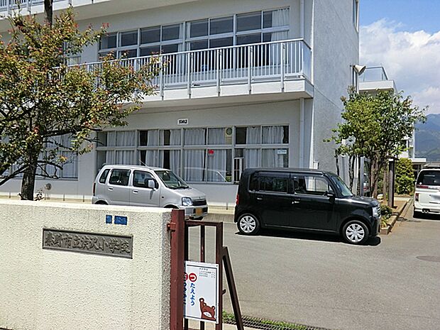 小学校 800m 秦野市立渋沢小学校