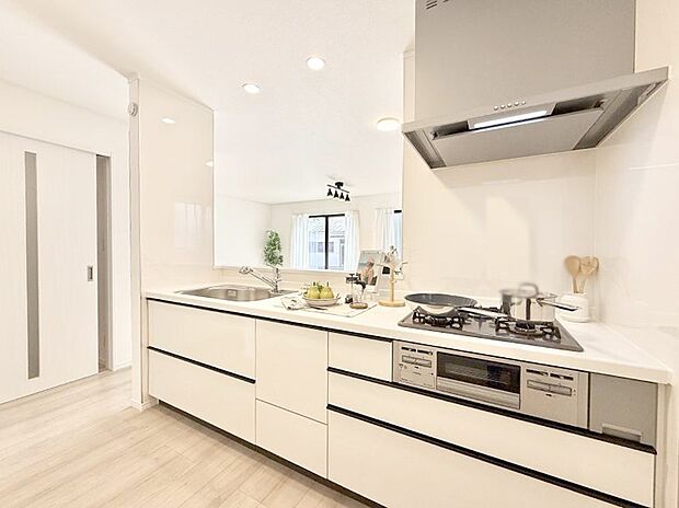 ■シンプルで美しく心地よい時間を生むキッチン空間