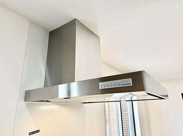 ■フードに覆われている為、匂いが換気扇に誘導され、効率的に排煙ができます