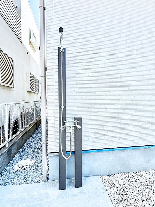 1号棟 ■屋外シャワーあり!