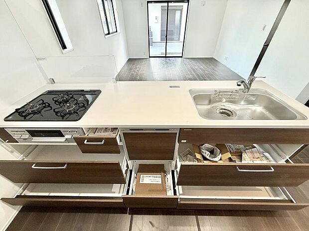 ■シンプルで機能的、毎日使いやすいキッチン