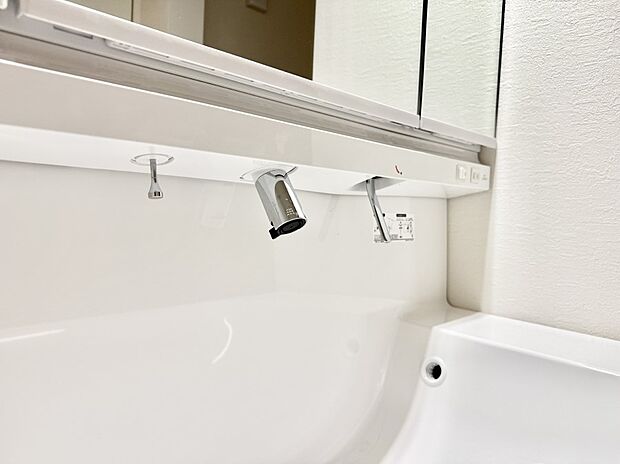 ■手洗いや顔を洗う時も快適に使える便利なシャワー