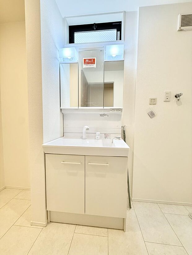 ■明るい洗面所は毎朝の歯磨きも楽しくできちゃいそうです♪